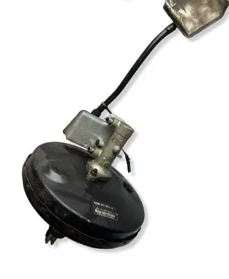Ford C-MAX I Brake booster 3M512B195AG