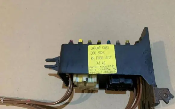 Jaguar XJ X40 Fuse box set DBC6526