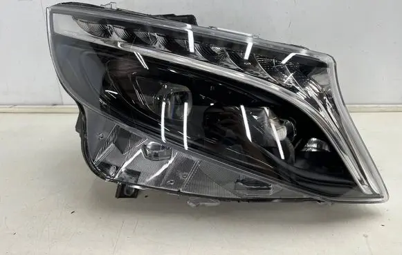 Mercedes-Benz Vito Viano W447 Headlight/headlamp a4479063301