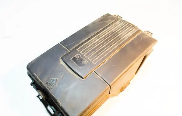 Volkswagen PASSAT B7 Battery box tray cover/lid 3C0915443A