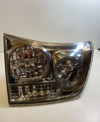 Tailgate rear/tail lights