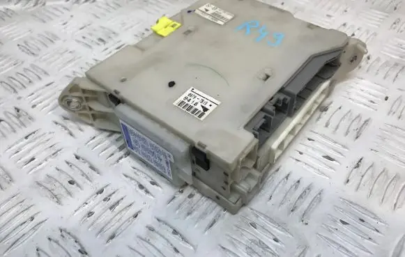 Lexus IS 220D-250-350 Fuse box set 8273053050