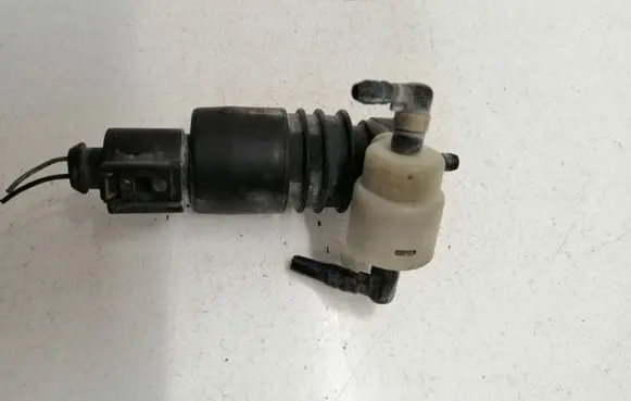 Audi A6 S6 C5 4B Windscreen/windshield washer pump 1J0973722