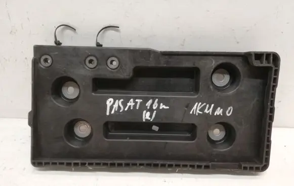 Volkswagen PASSAT B8 Battery tray 3Q0804869