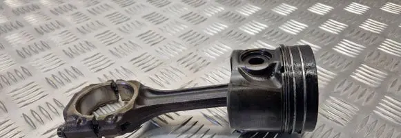 Volkswagen PASSAT B5 Piston with connecting rod