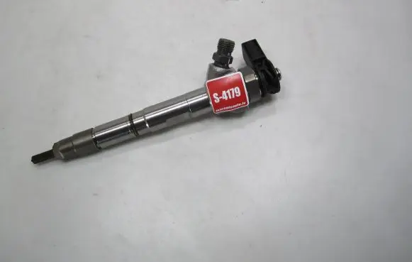 Volkswagen Caddy Fuel injector 05L130277E
