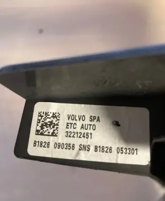 Volvo XC60 Accelerator throttle pedal 32212451