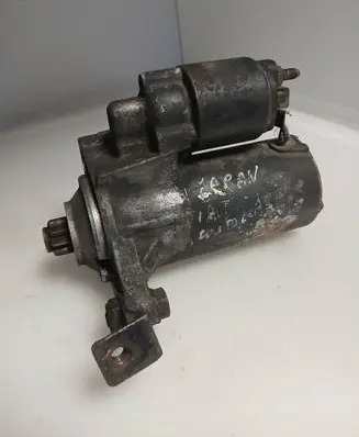 Volkswagen Golf IV Starter motor 1005821879