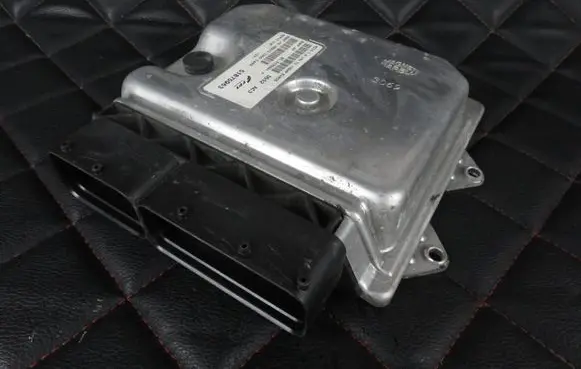 Alfa Romeo Mito Engine control unit/module 51875963 8EPV733K BC0100691J