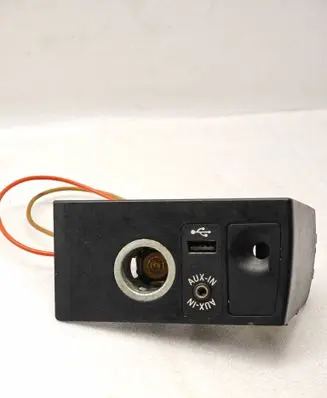 BMW 7 F01 F02 F03 F04 AUX in-socket connector 9237653