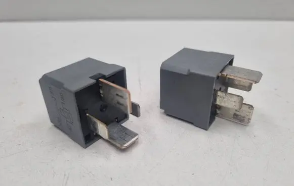 Mercedes-Benz B W246 W242 Other relay A0025428819 0025428819 4RA00779311