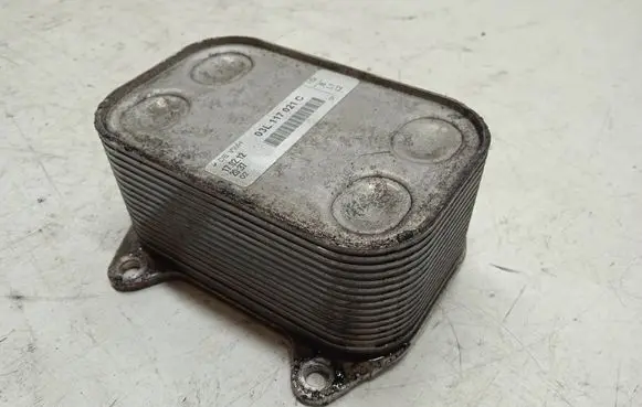 Engine oil radiator