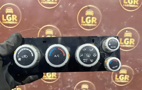 Nissan Quest Climate control unit 27500ZF010