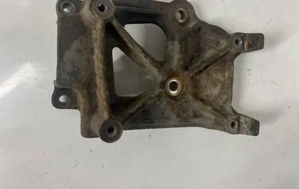 Mitsubishi Galant Engine mounting bracket mr315565 caa116a059