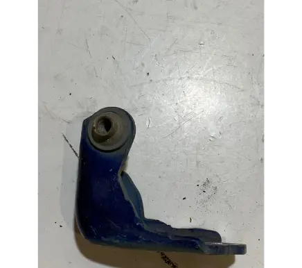 Ford Mustang VI Front door lower hinge 22811