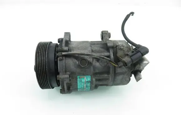 Volkswagen Transporter - Caravelle T5 Air conditioning (A/C) compressor (pump) 7H0820803C
