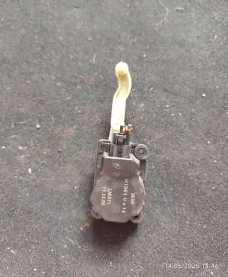 Citroen C4 I Air flap motor/actuator H1961UA14 EAD511 011205