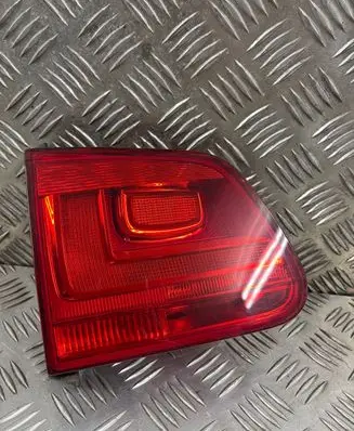 Volkswagen Tiguan Tailgate rear/tail lights 5N0945309