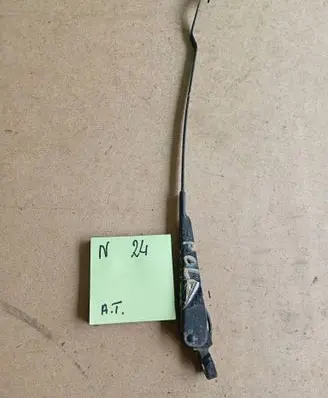 Volkswagen Polo III 6N 6N2 6NF Front wiper blade arm 879796544