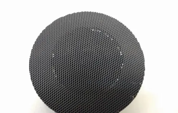 Front door high frequency speaker