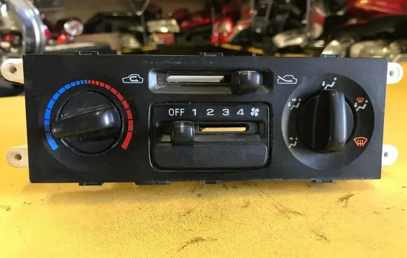 Subaru Forester SF Climate control unit