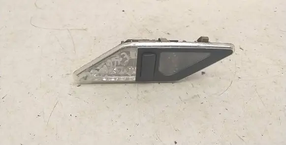 BMW 3 E46 Rear seat light 8375586