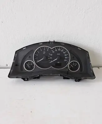 Opel Meriva A Speedometer (instrument cluster) 88311302
