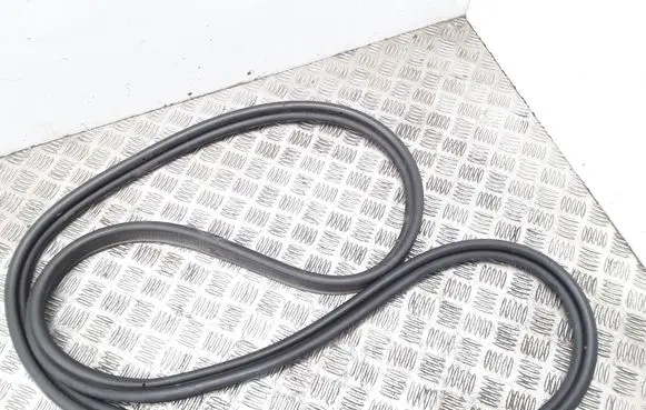 Renault Captur Trunk rubber seal (body) 