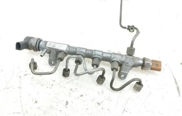 Volkswagen PASSAT B7 Fuel main line pipe 03L130089P 100000241 057130764H