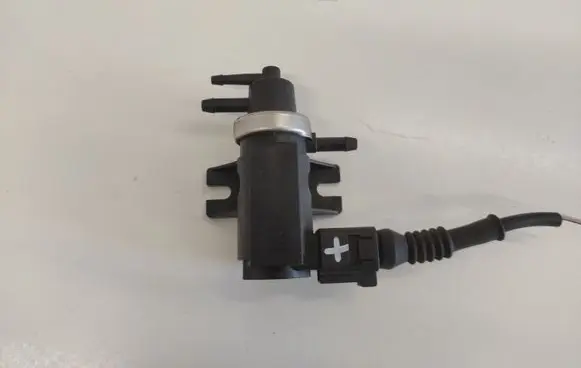 Skoda Superb B5 (3U) Turbo solenoid valve 1J0906627 72290320 02T247