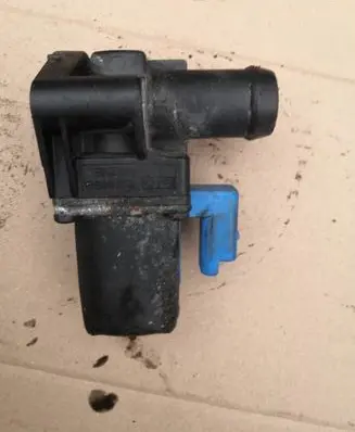 Ford Focus Coolant heater control valve BM5G-18495-EA