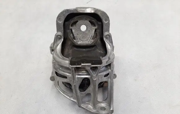 Audi Q7 4M Engine mount bracket 4M0199371GH