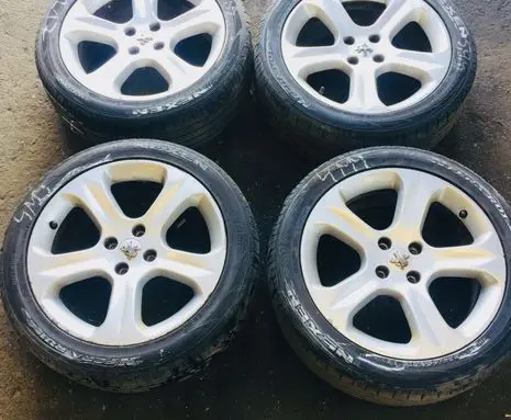 Peugeot 3008 I R18 alloy rim 