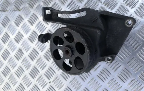 Subaru Forester SF Power steering pump