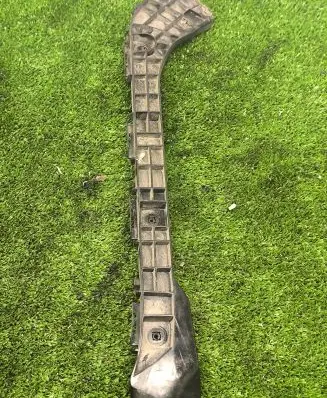 Toyota Prius+ (ZVW40) Rear bumper mounting bracket 5257647020