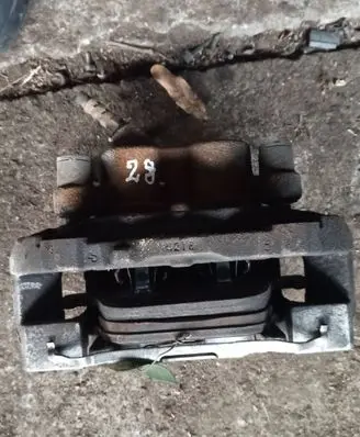 Volvo XC60 Front brake caliper 001