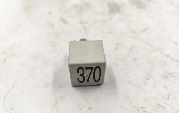 Audi A6 S6 C6 4F Other relay 8D0951253