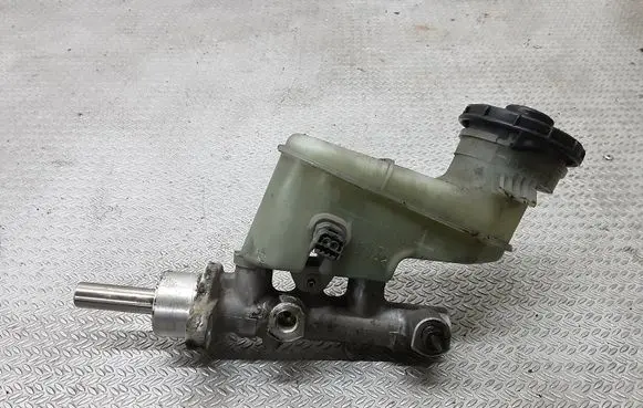 Honda Accord Master brake cylinder