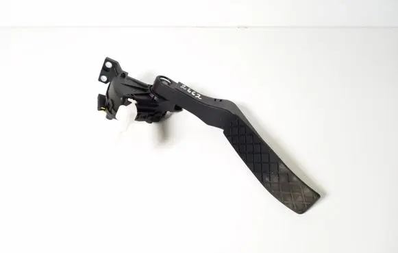 Volkswagen Touareg II Accelerator throttle pedal 7L0723507E