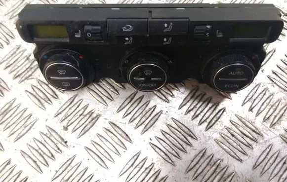 Volkswagen PASSAT B6 Climate control unit