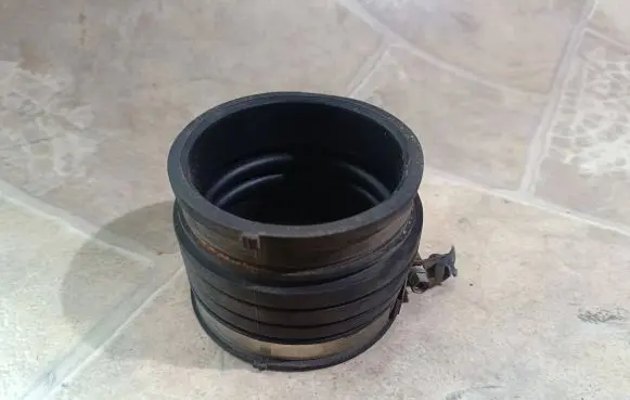 KIA Opirus Air intake hose/pipe