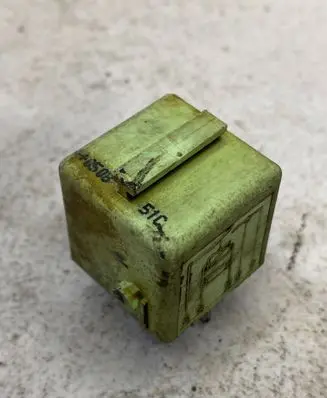 BMW 3 E46 Other relay 8373700 23134J59X312 6136