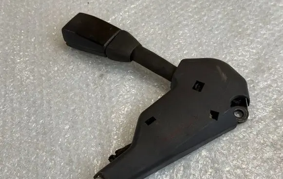 BMW 5 E39 Front seatbelt buckle 8257796 72118257796