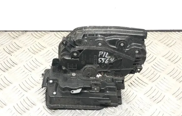 BMW X5 F15 Front door lock 728193605 18283810CZ