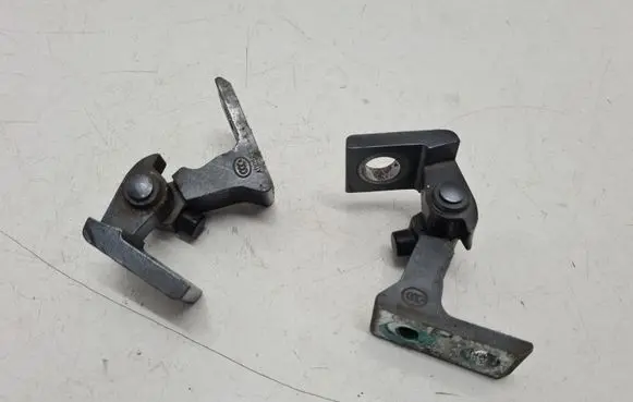 Volkswagen Beetle A5 Front door hinge set 7N0831401A