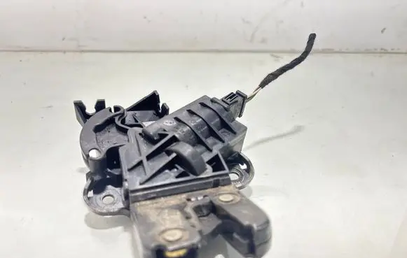 Audi A8 S8 D3 4E Tailgate/trunk/boot lock/catch/latch 4E0827505B