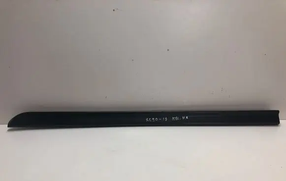 Volvo XC90 Front door trim (molding) 31333143