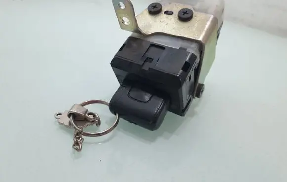 Toyota Corolla Verso AR10 Ignition lock 626399000