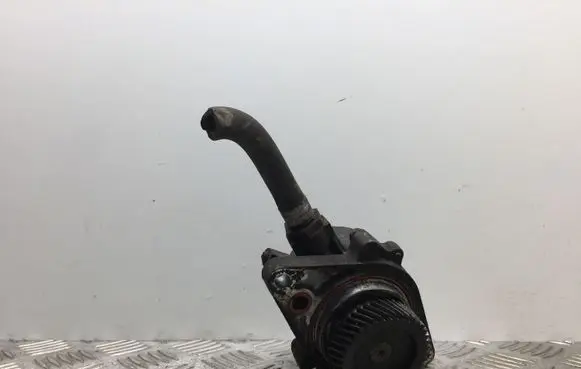 Ford Ranger Vacuum pump WL5118G00A X2T55472ZT