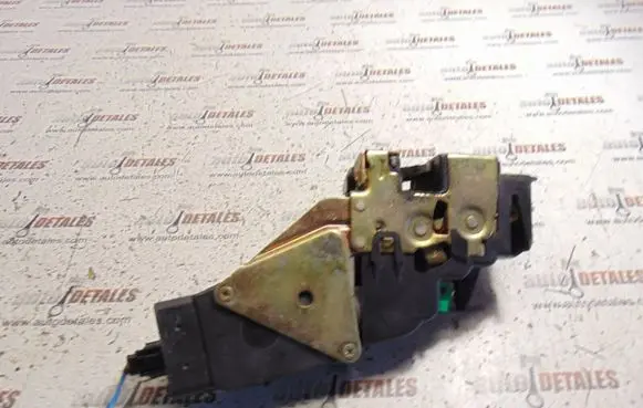 Mitsubishi Carisma Front door lock